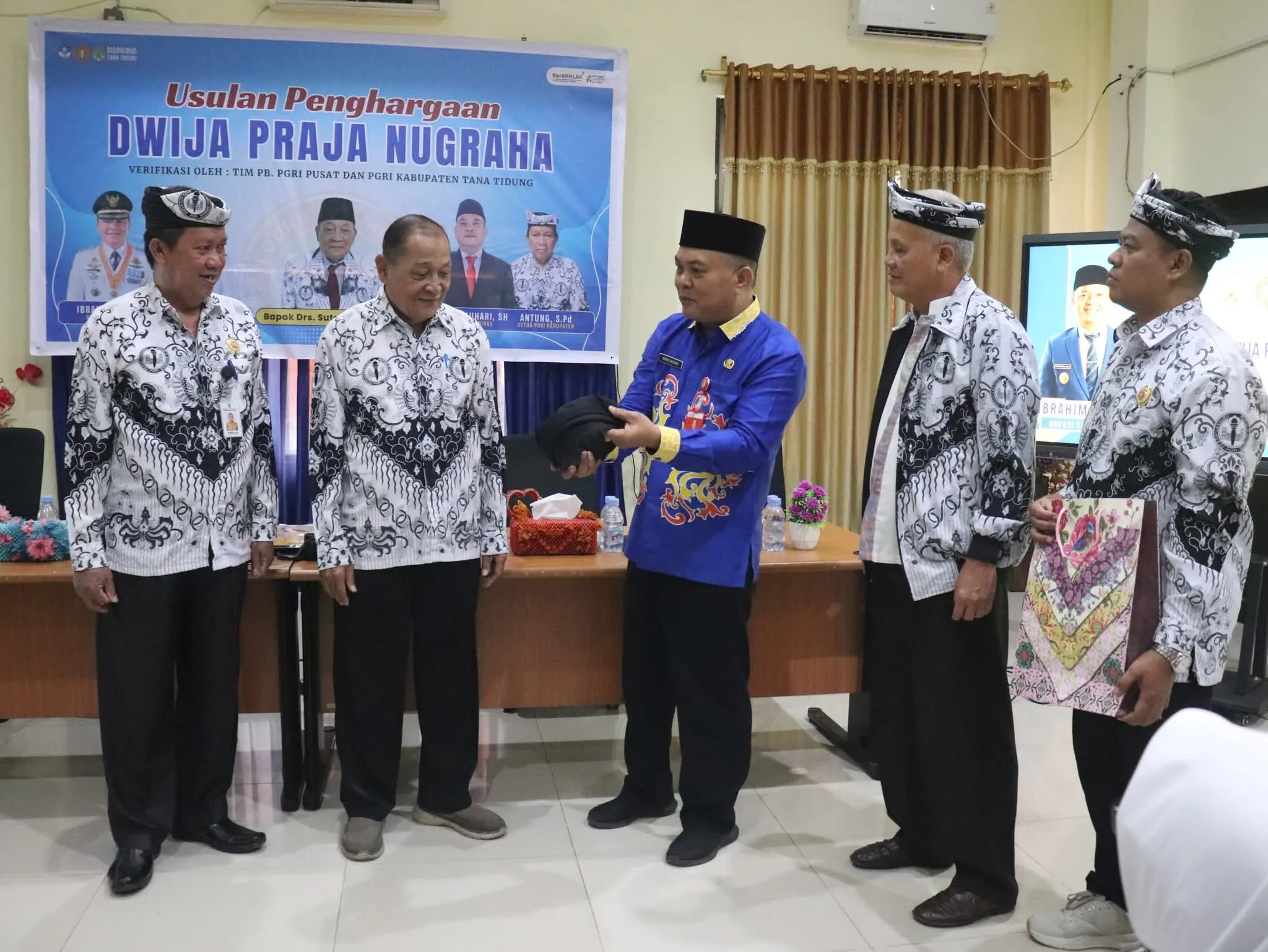Peringati Hari Guru, Tenaga Pendidik Tana Tidung Dapat Edukasi Cerdas Keuangan